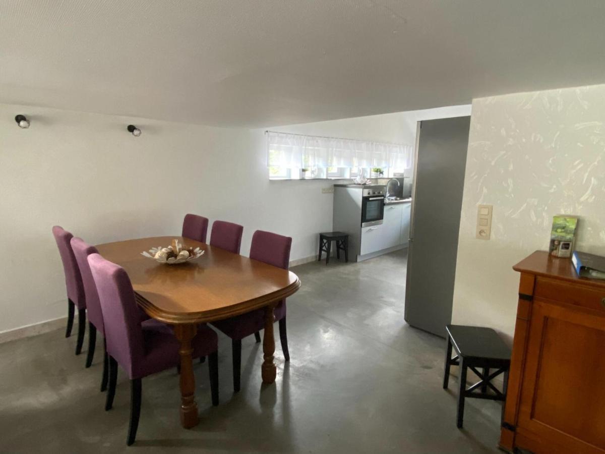 Chalet Spacious In With Jacuzzi