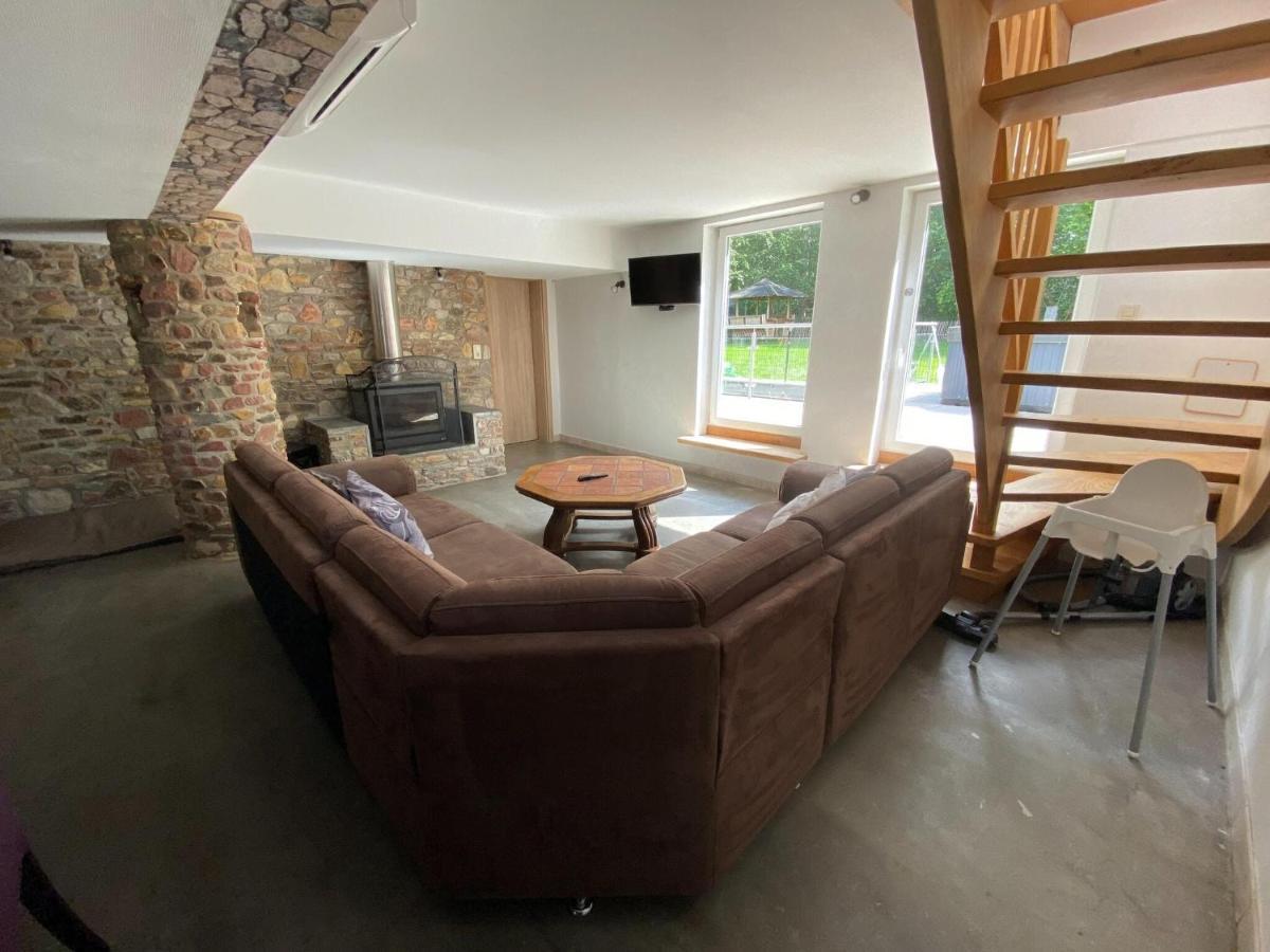 Spacious In With Jacuzzi