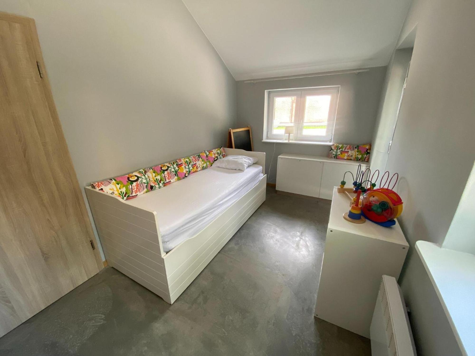 Spacious In With Jacuzzi Chalet