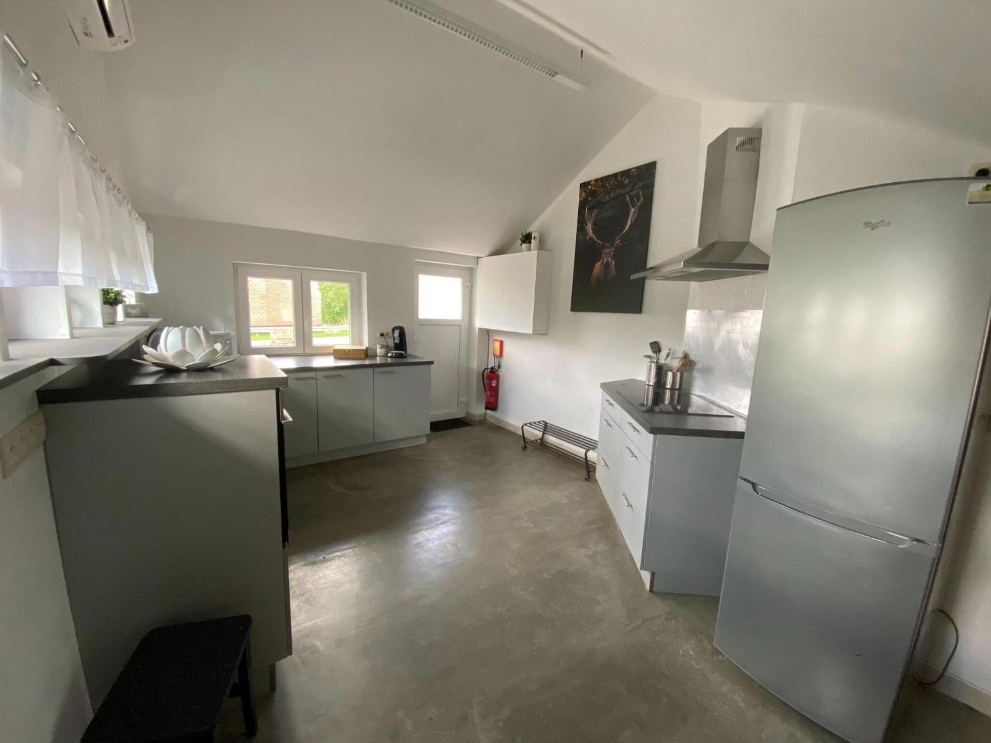 Chalet Spacious In With Jacuzzi