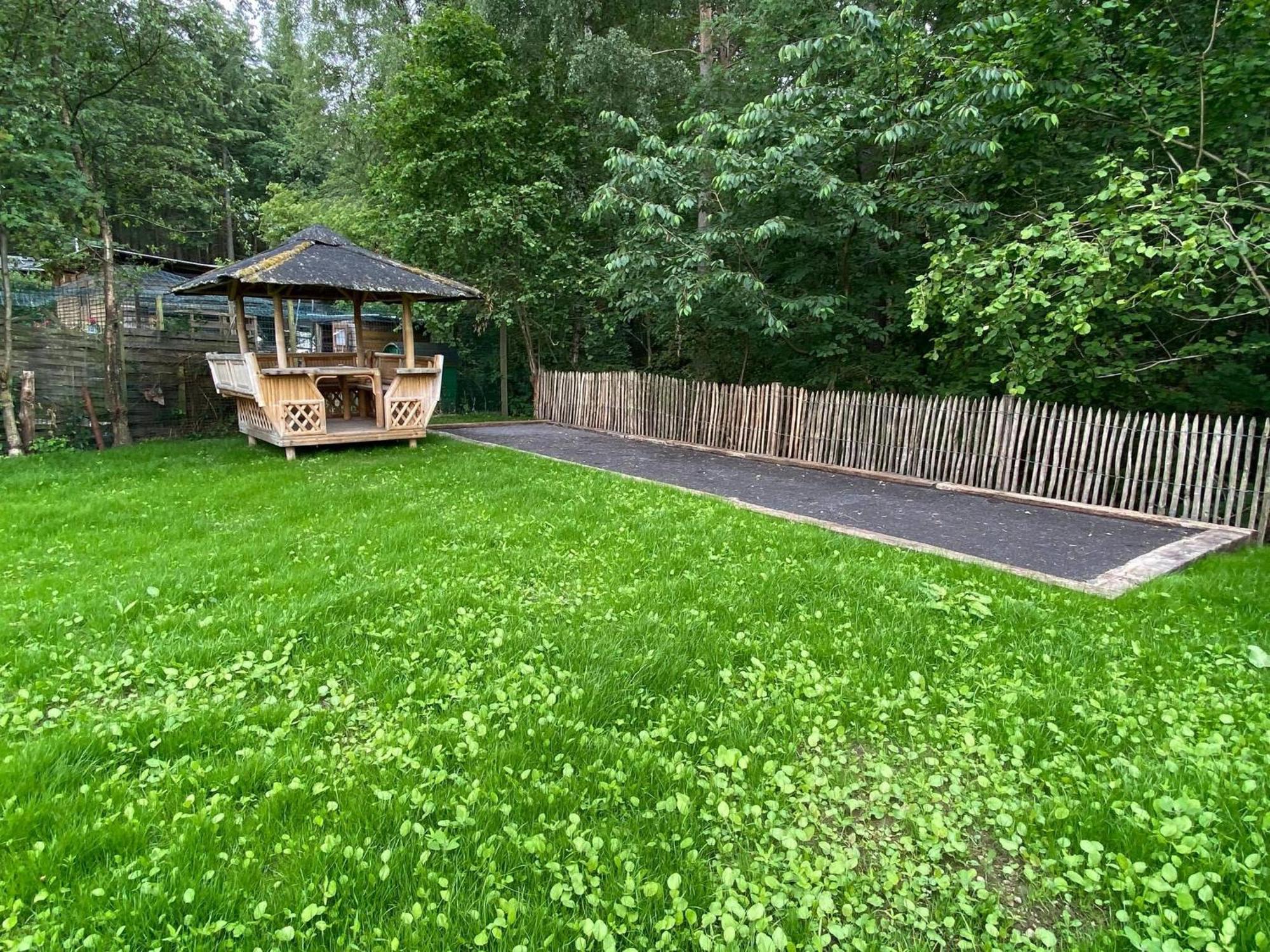 Chalet Spacious In With Jacuzzi *
